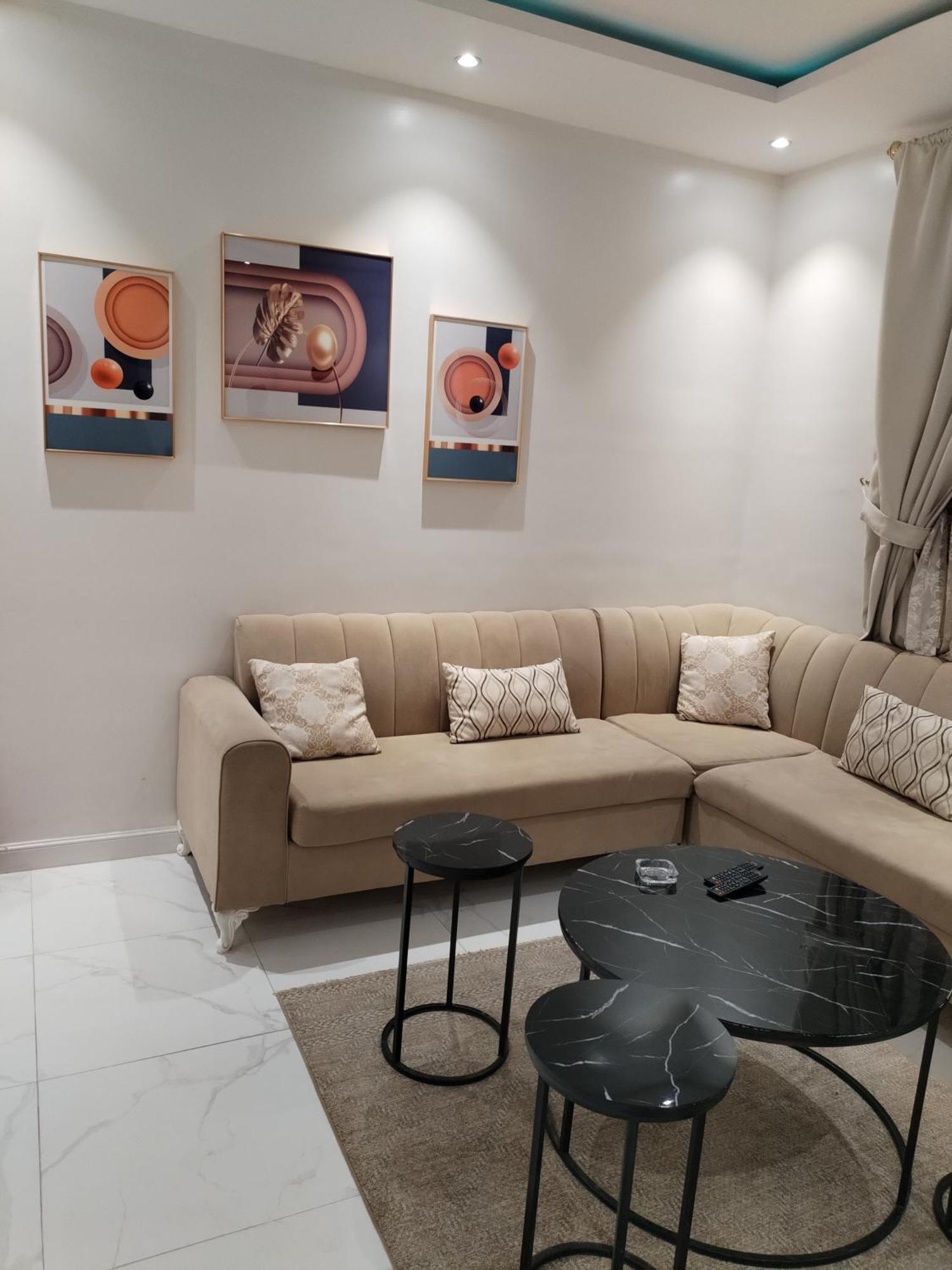 صقر للعوائل -غرف نوم وجلسه واسعه ومطبخ- Apartment